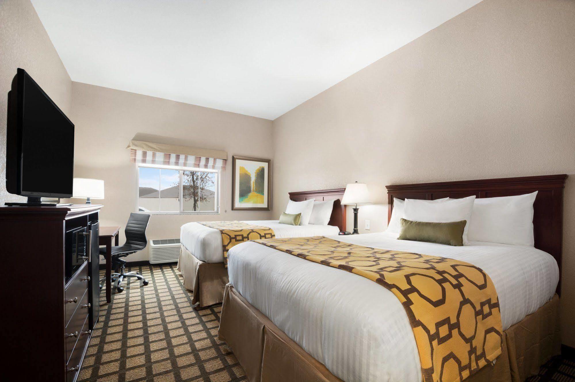 Baymont Inn & Suites By Wyndham Odessa Exterior photo